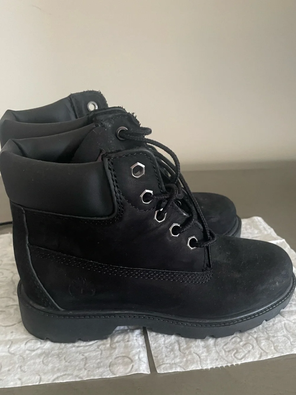 Timberland Kids Size 13.5 Premium 6 inch Waterproof Boot Black Nubuck Lace up